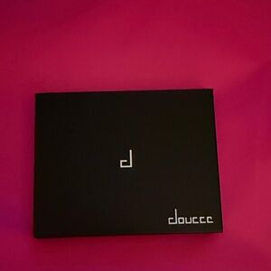 Doucce Elegant Black Cosmetic Case